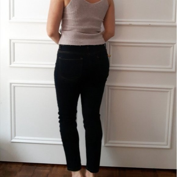 NWOT- FOREVER 21 Mid Rise Slim Fit Jeans - Size 29 - Picture 14 of 15
